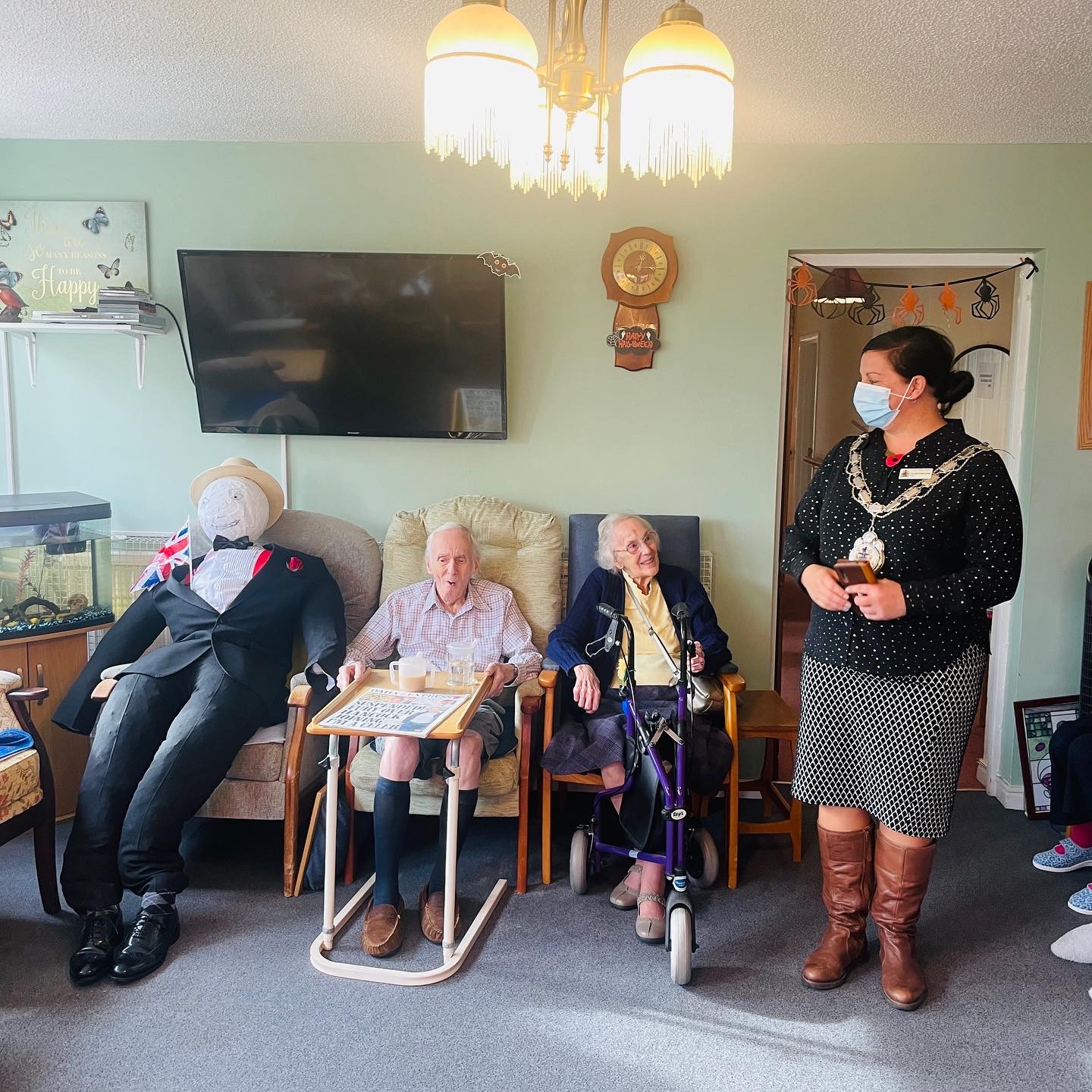 The Mayor of Yeovil visits our care home to meet our residents